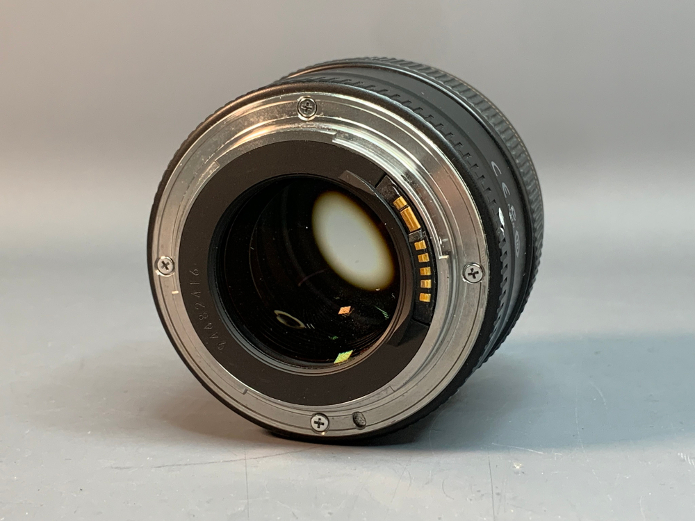 Canon EF 85mm 1.8 USM пыль внутри