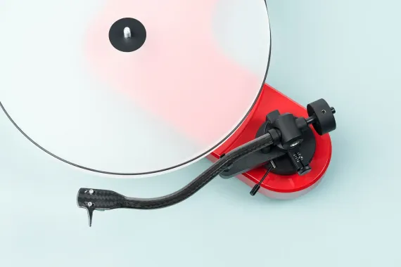 Pro-Ject RPM 1 Carbon DC Piano Black