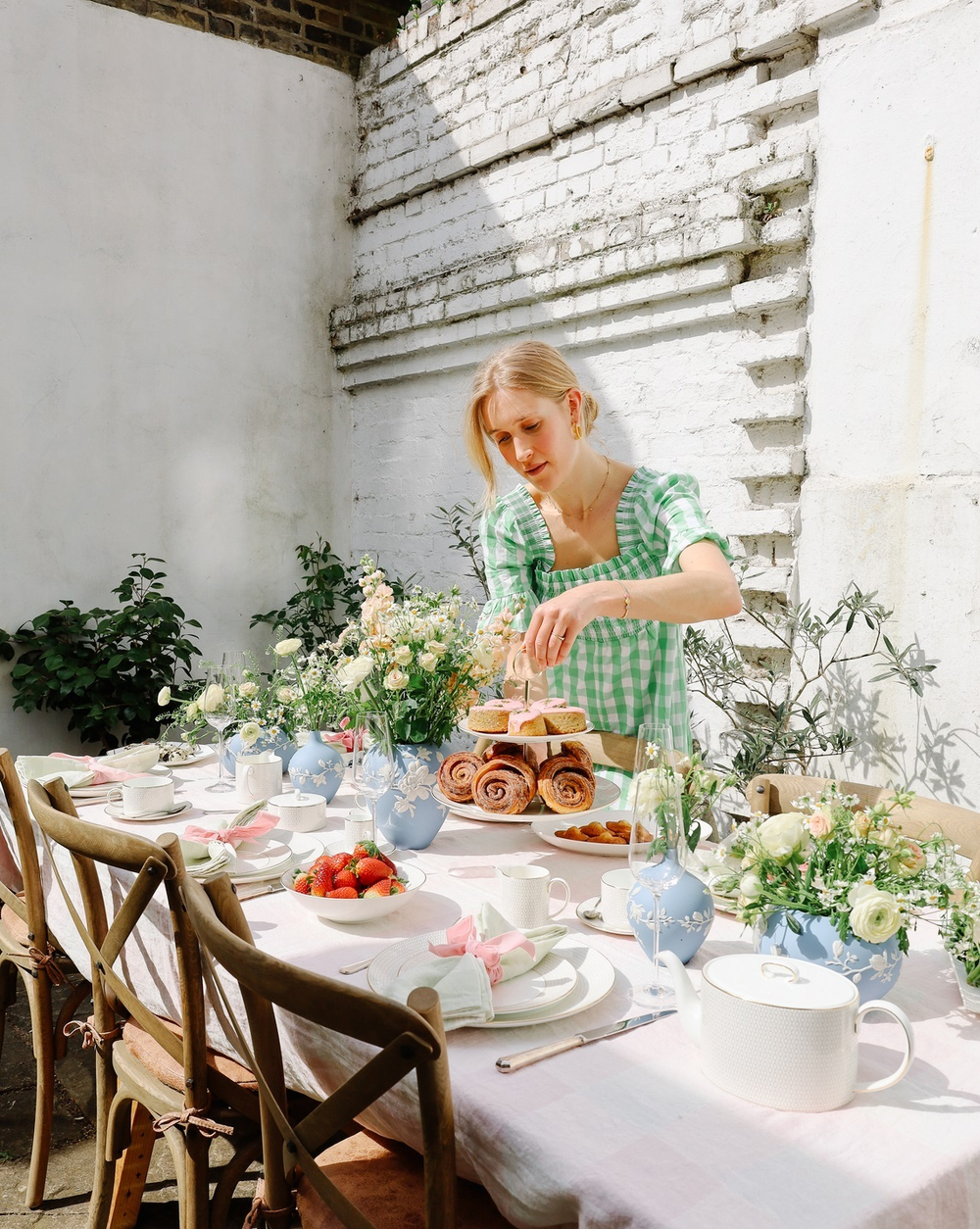Wedgwood Обеденная тарелка Gio Gold 28 см