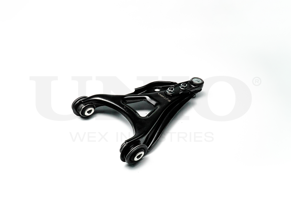 Рычаг подвески поперечный передний нижний правый UNIO SSP-40011