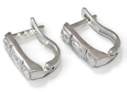 Ювелирные серьги из серебра с фианитами