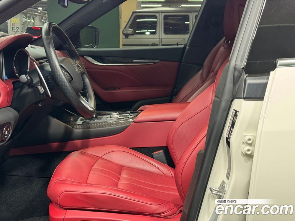Maserati Levante 3.0 Дизель AWD GrandSport (12.2019)
