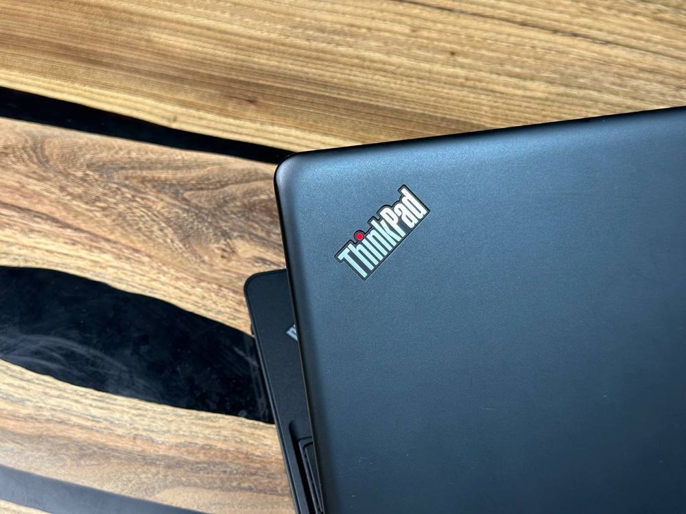 15.6" Ноутбук Lenovo Thinkpad E570 (1920x1080, Intel Core i5-7200U, RAM 8ГБ, SSD 256ГБ, NVIDIA GeForce 940MX, Win 10 Pro)