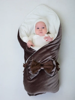 Конверт одеяло на выписку осень с костюмом