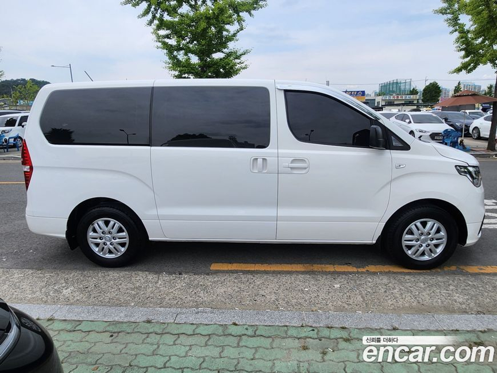 Hyundai The New Grand Starex Van 3-х местный (01.2020)