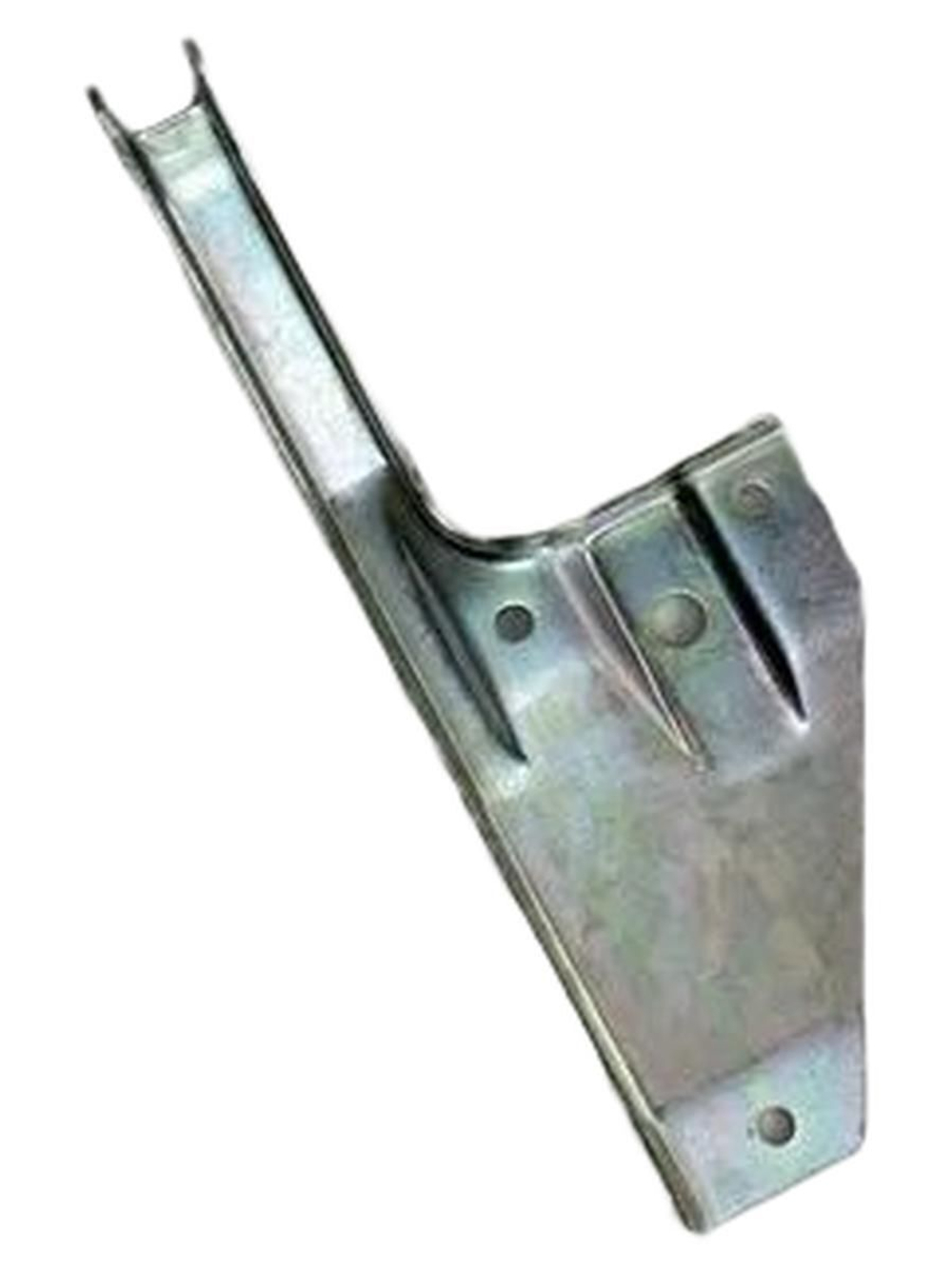 Кронштейн крепления облицовки а/м КАМАЗ 63501-8407035 левый