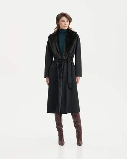 Пальто из шерсти с норковым воротником