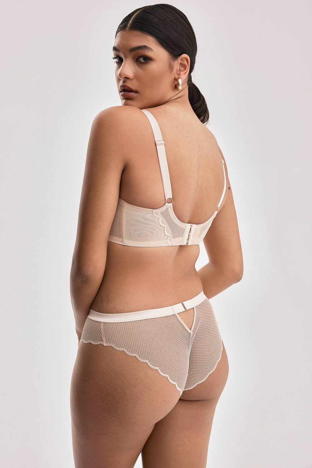 Телесный бюстгальтер Chita с чашками на тонком поролоне (Размер: 70D) (Цвет: телесный)