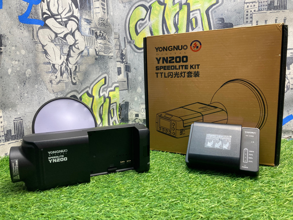 YongNuo YN200