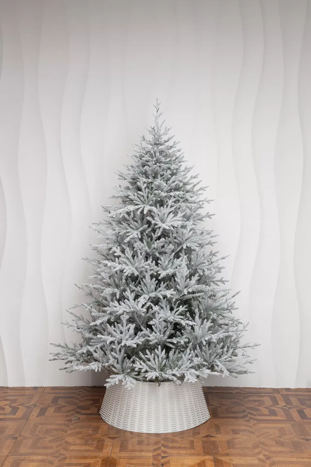 Искусственная елка Петроградская заснеженная 180 см., с теплыми белыми Led лампами, 100% литая хвоя, Елкиторг (237180)