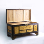 Старинный резной сундук