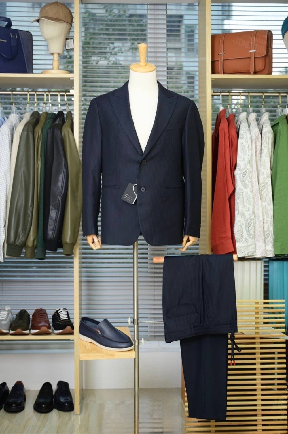 Льняной костюм Kiton