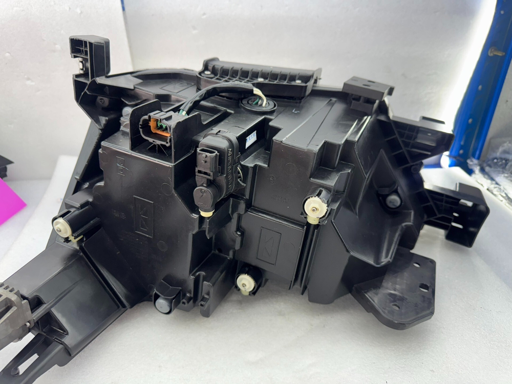 Блок фары передней (LED) для Venucia T60 (18-20)