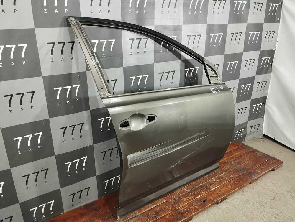 Дверь передняя правая Toyota RAV4 IV (XA40) 12-19 Б/У Оригинал 670010R080