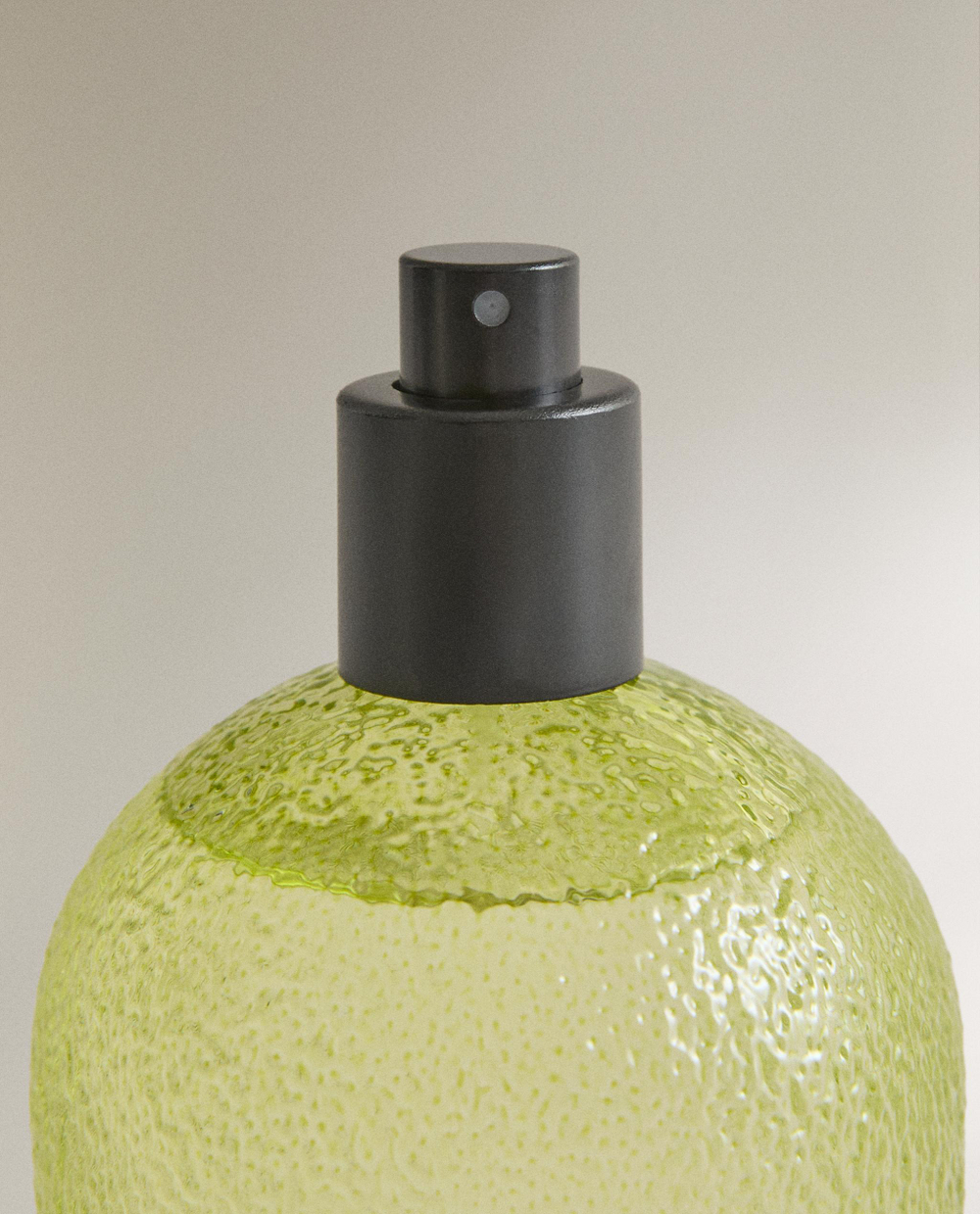 Zara Home Ароматический спрей для тканей и одежды Lime & Peppermint 190 мл, освежитель, аромат свежий цитрусовый