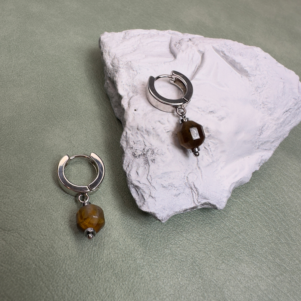 Серьги-минимализм с тигровым глазом «Тигровое кольцо удачи»