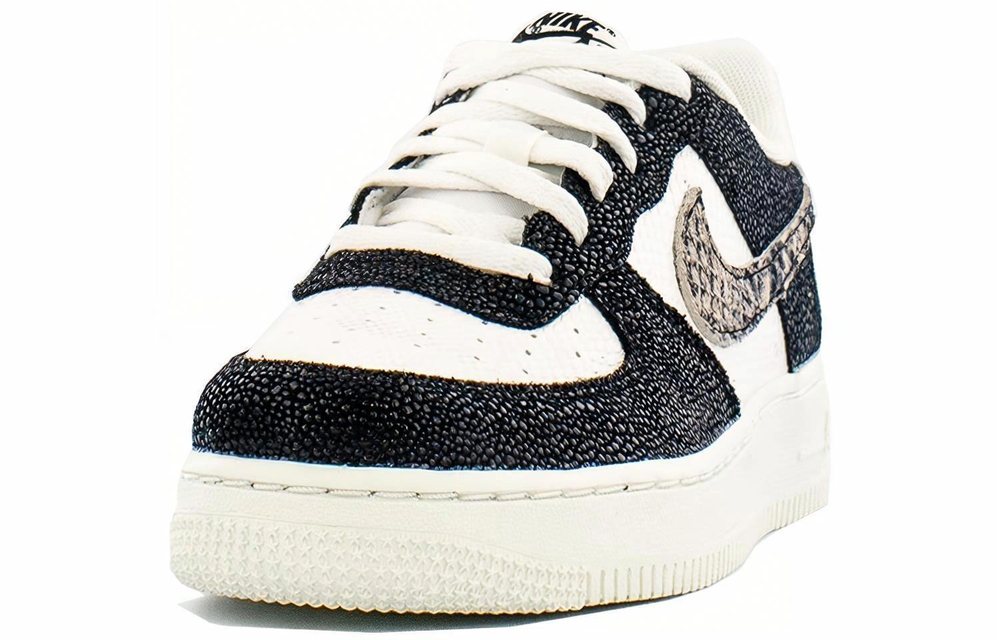 Кроссовки Nike Air Force 1 (Женская размерная сетка)