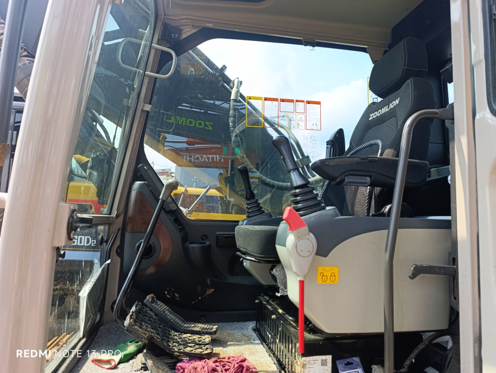 Zoomlion ZE215 Экскаватор ZE215E (Дизельный, 5,9 л, 152 л.с., АТ)