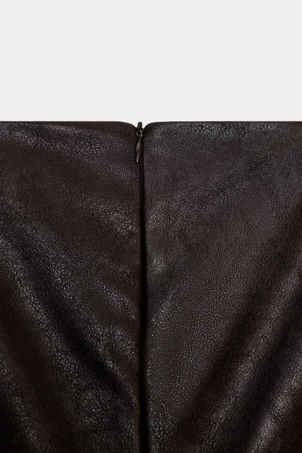 ZARA ПЛАТЬЕ-КОМБИНЕЗОН ИЗ ИСКУССТВЕННОЙ КОЖИ ОБЪЕМНОГО КРОЯ, ТЕМНО-КОРИЧНЕВЫЙ