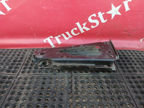 Кронштейн кабины левый 2020г