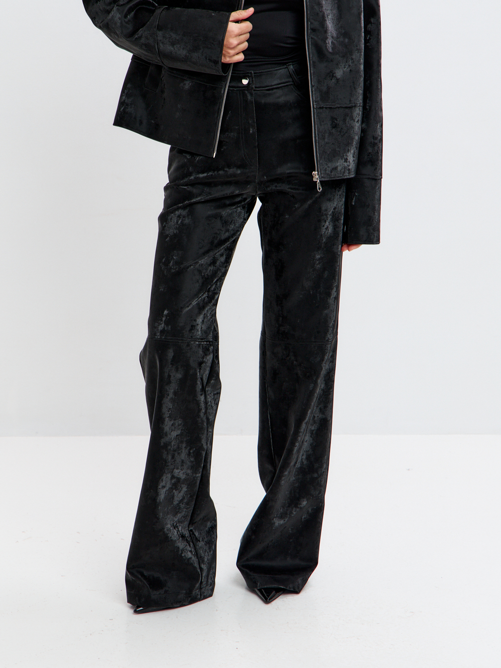 Брюки Боуи из экокожи в оттенке опал