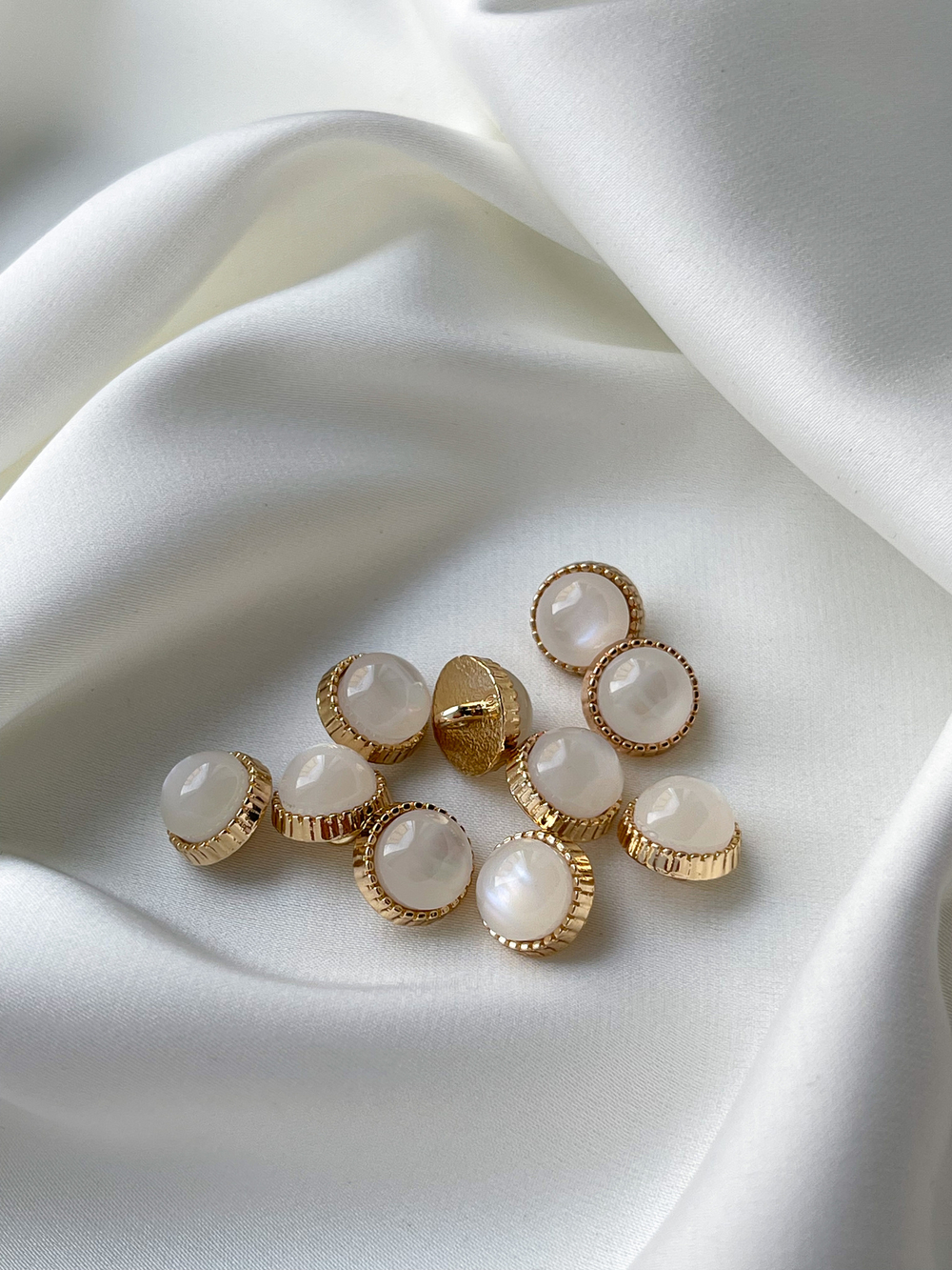 Пуговицы Золото Белые Луна