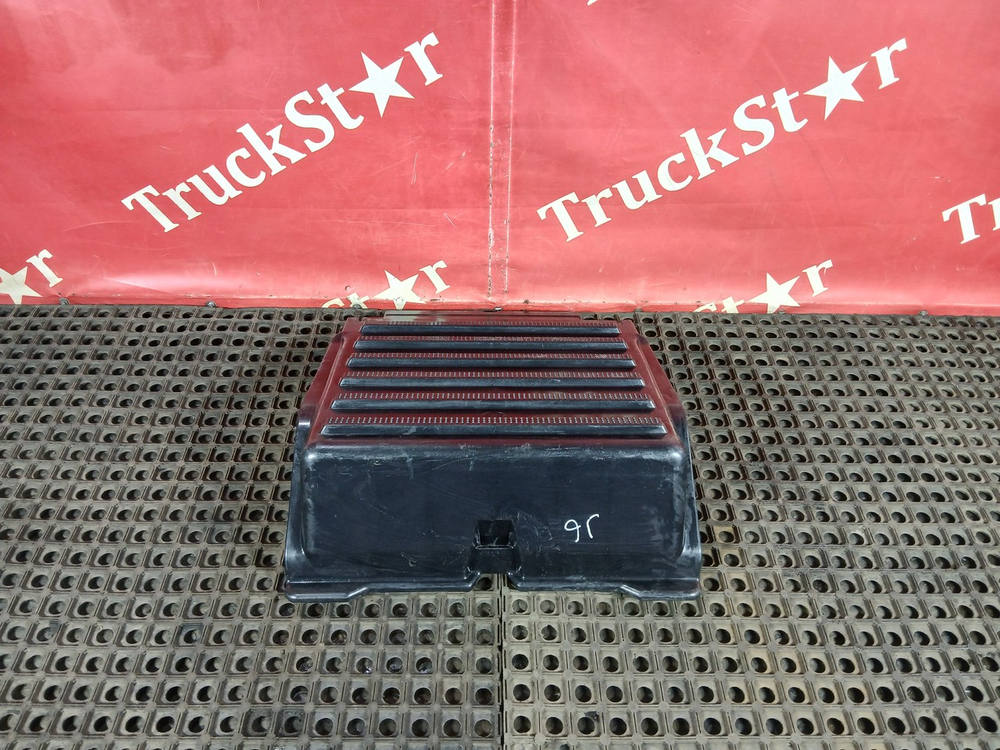 Крышка ящика акб