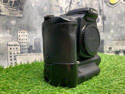 Canon EOS 33 + Battery Pack