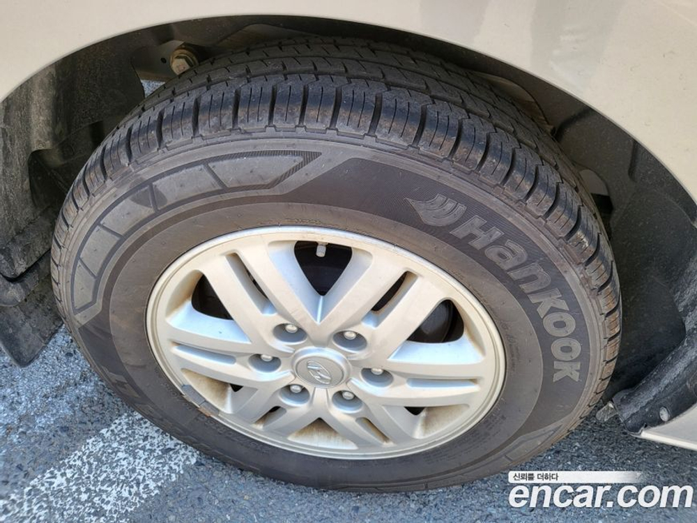Hyundai The New Grand Starex Van 5-и местный (04.2020)