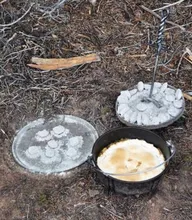 Жаровня чугунная на ножках, 26 см, 4.8 л, угольная, Lodge