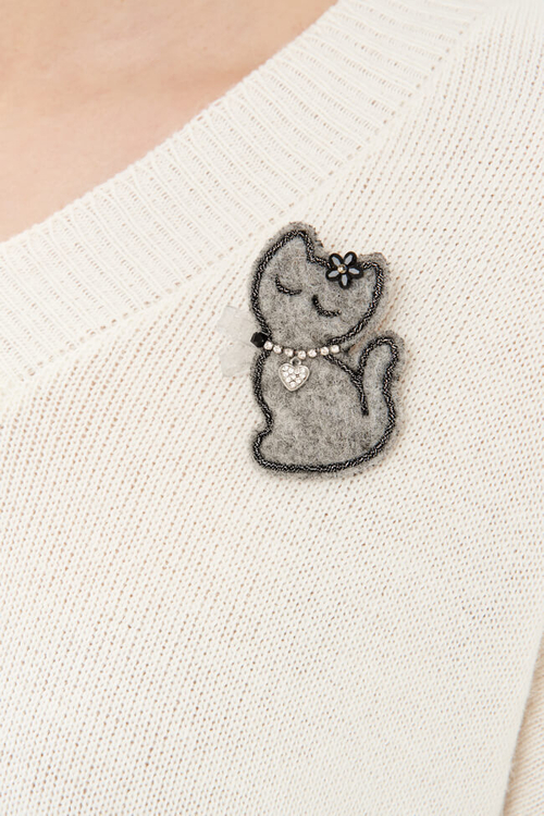 8423 Брошь (серый)