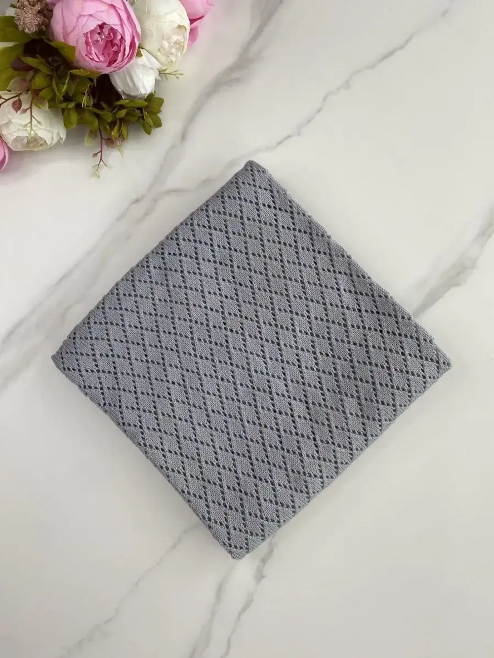 Вязаный плед для новорожденного