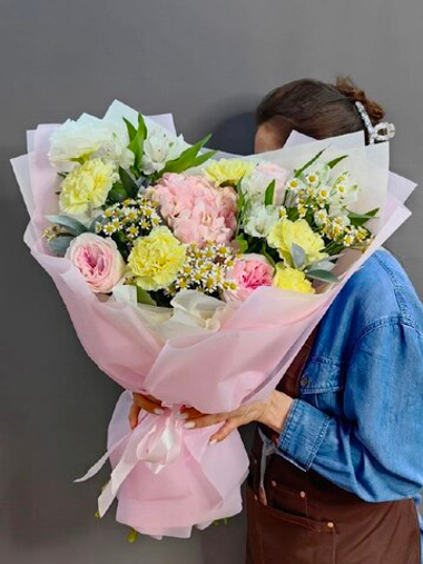 Авторский букет в розовой гамме