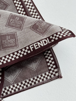 Платок коричневый Fendi