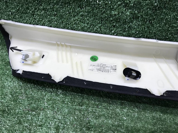 Обшивка стойки левая LR Discovery Sport (19-нв)