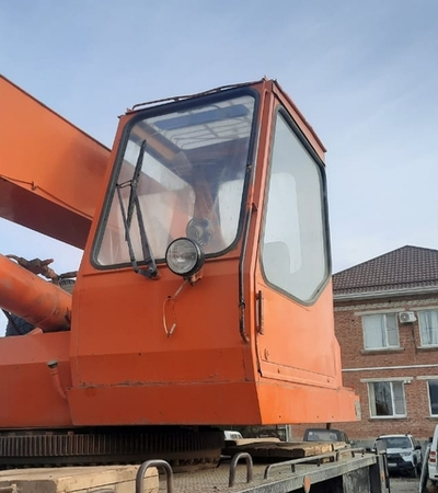 Кабина автокрана Клинцы старого образца