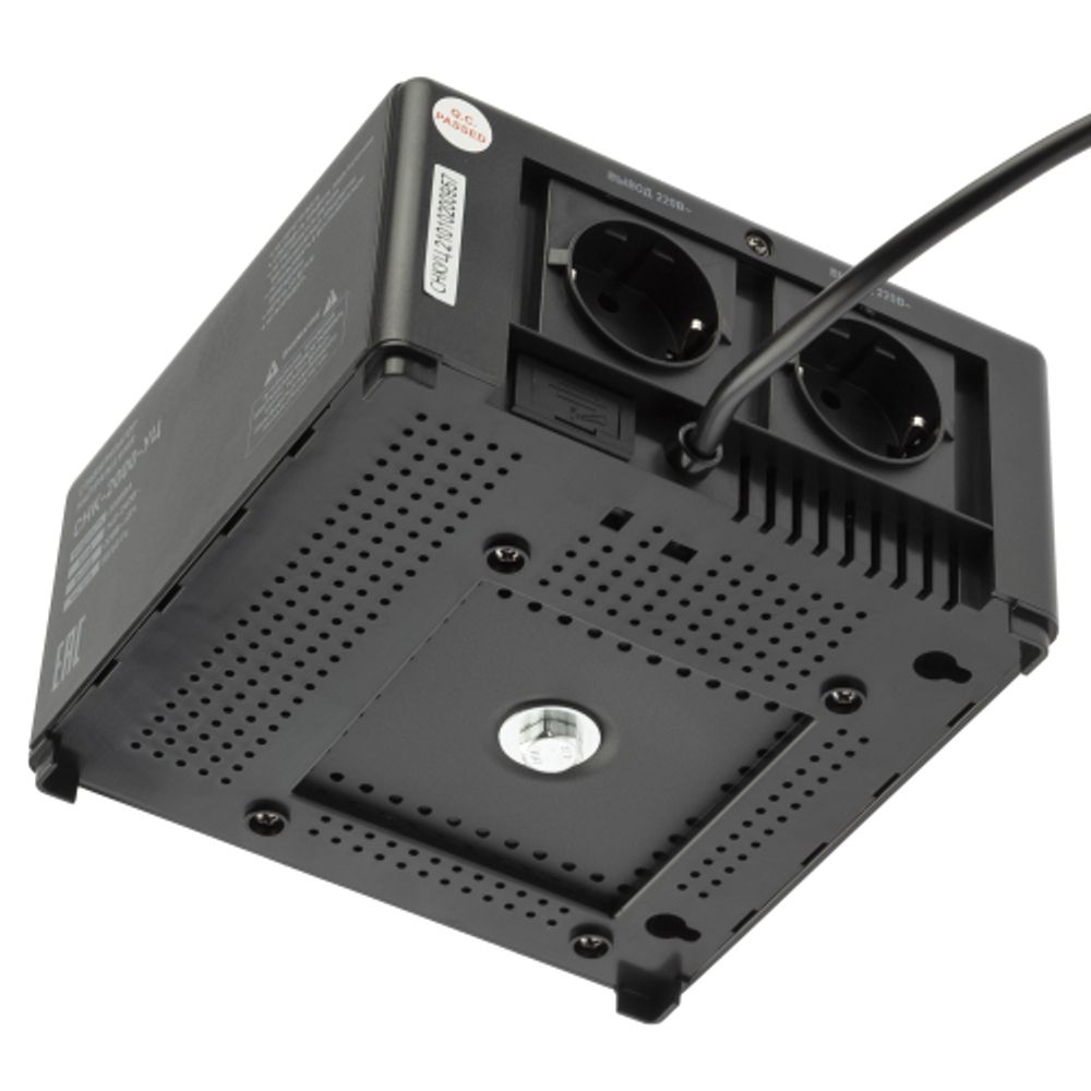 Стабилизатор напряжения ЭРА CНК-2000-УЦ компактный универсальный, 140-260В/220В, 2000ВА