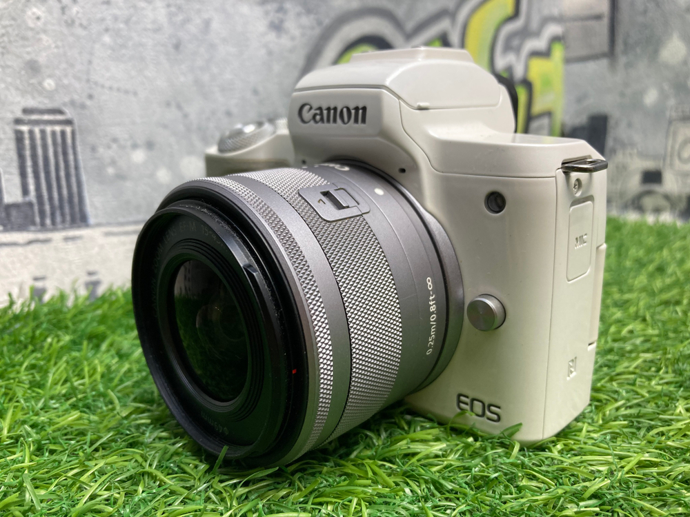 Canon EOS M50 Kit 15-45mm 3.5-6.3 IS STM