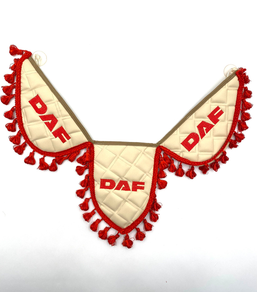 Вымпел тройной Daf (экокожа, бежевый с красной вышивкой)
