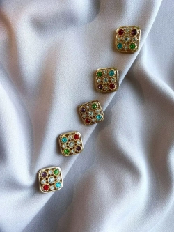 Декоративные металлические пуговицы на ножке со стразами