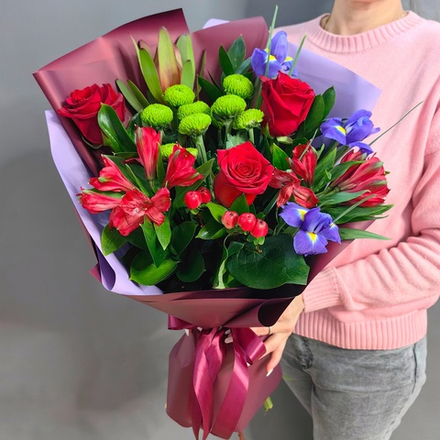 Авторский букет с ирисами