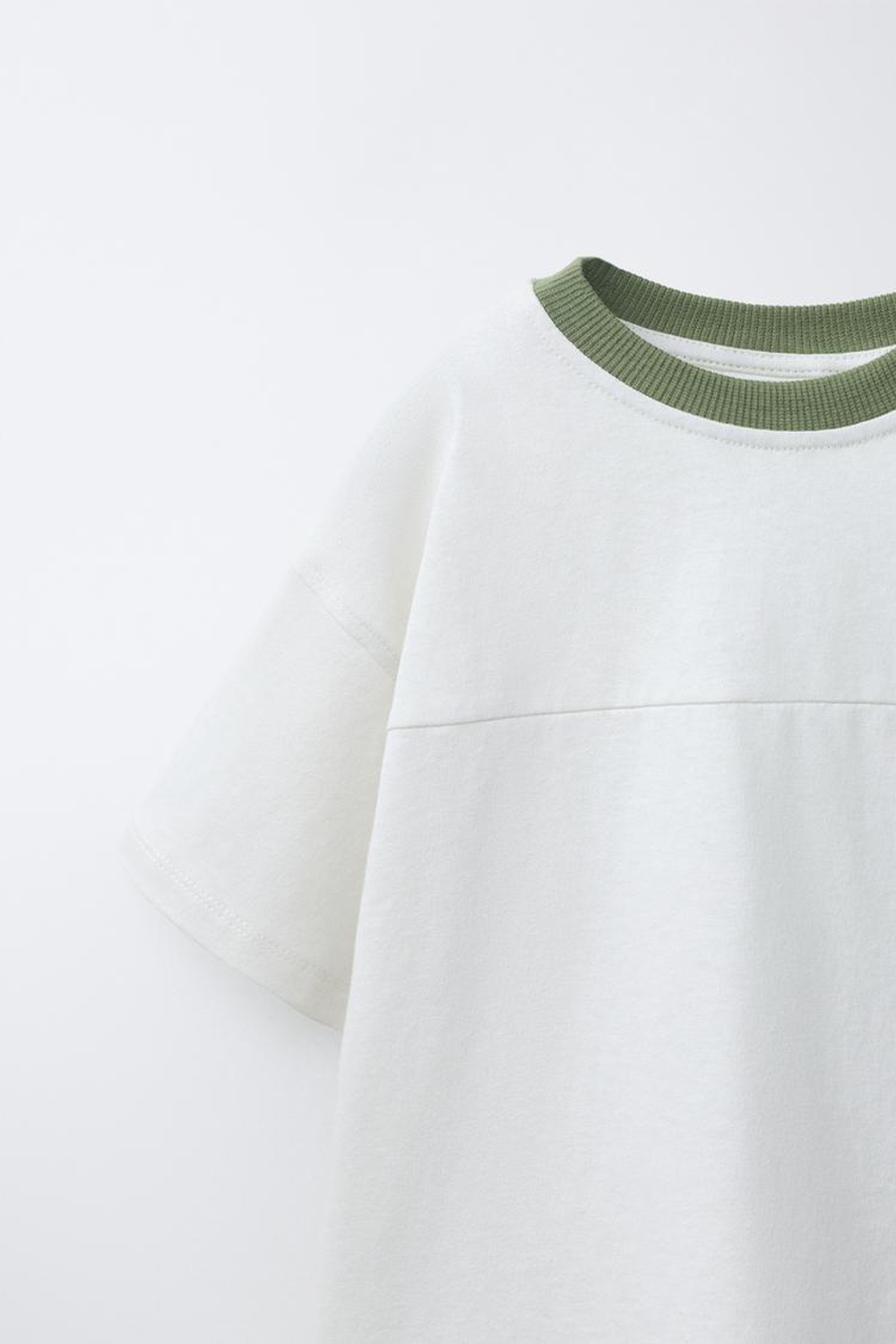 ZARA КОМПЛЕКТ ФУТБОЛКА И ШОРТЫ ИЗ МАХРОВОЙ ТКАНИ, ОЛИВКОВЫЙ