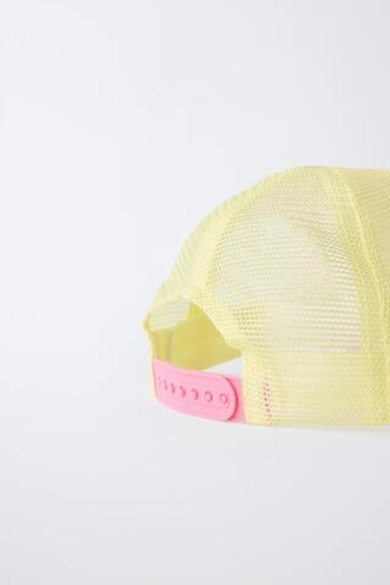 ZARA КЕПКА С ЦВЕТОЧНОЙ ВЫШИВКОЙ, ЖЕЛТЫЙ