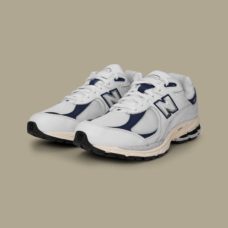 Кроссовки New Balance 2002R 