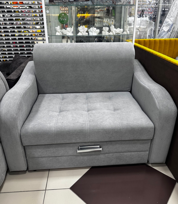 Диван на металлическом каркасе