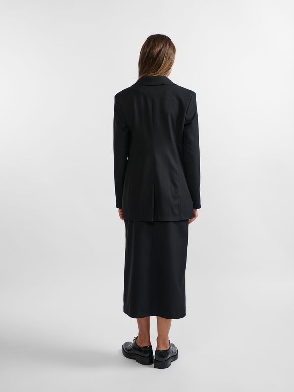 ПИДЖАК ПРИЛЕГАЮЩЕГО СИЛУЭТА