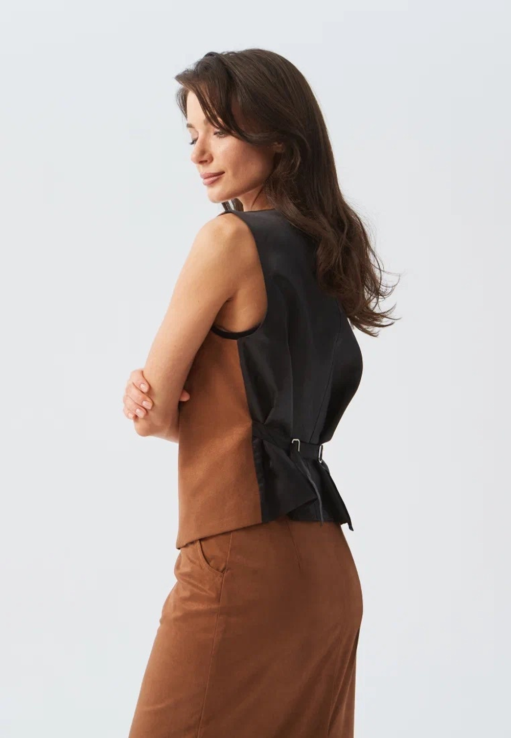 Жилет из замши