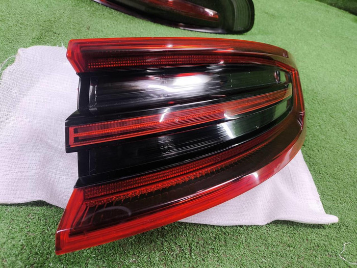 Фонарь правый внешний Porsche Macan (2014-2018)