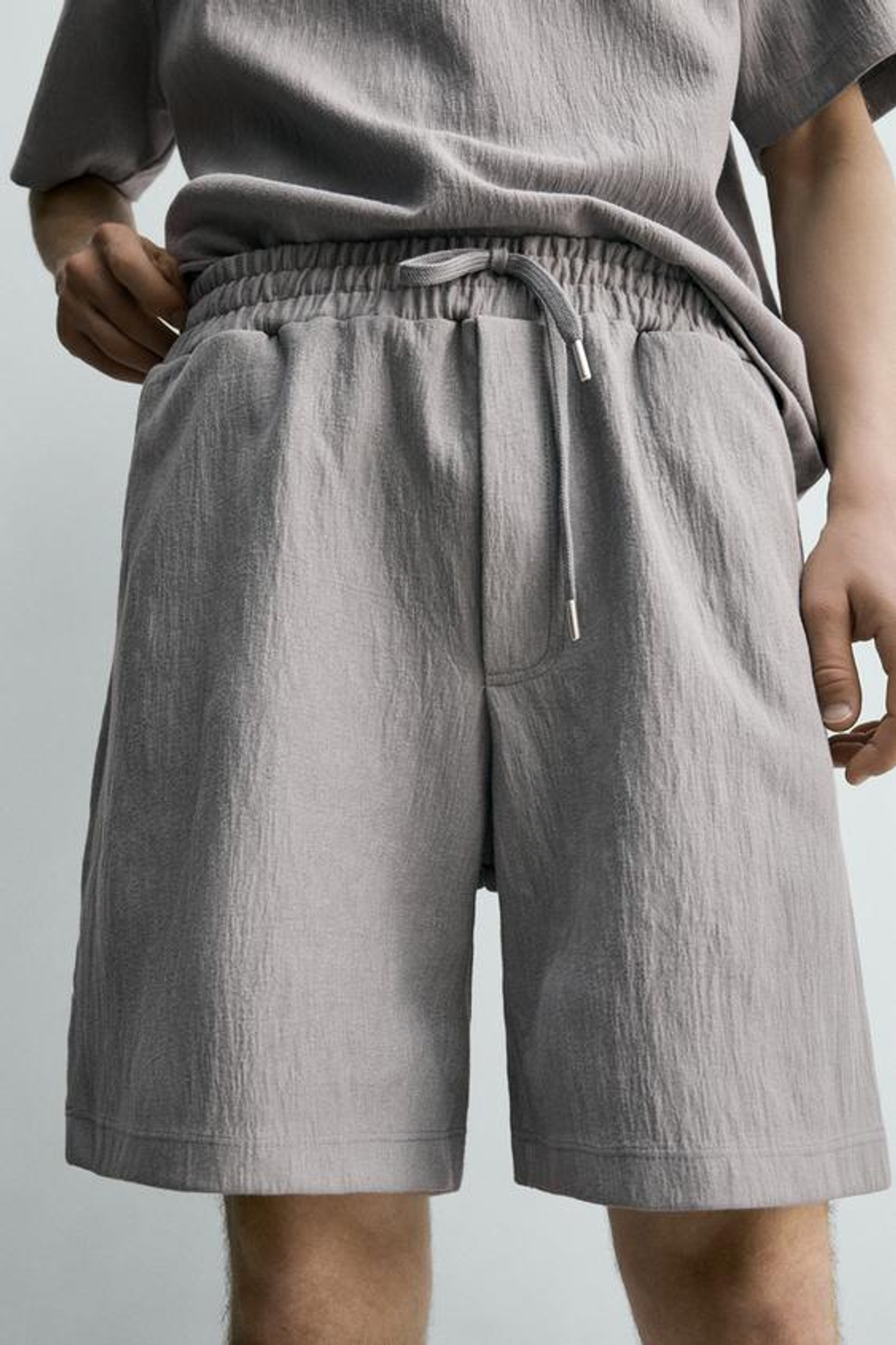 ZARA ШОРТЫ-ДЖОГГЕРЫ ИЗ РЕЛЬЕФНОЙ ТКАНИ, СЕРЫЙ