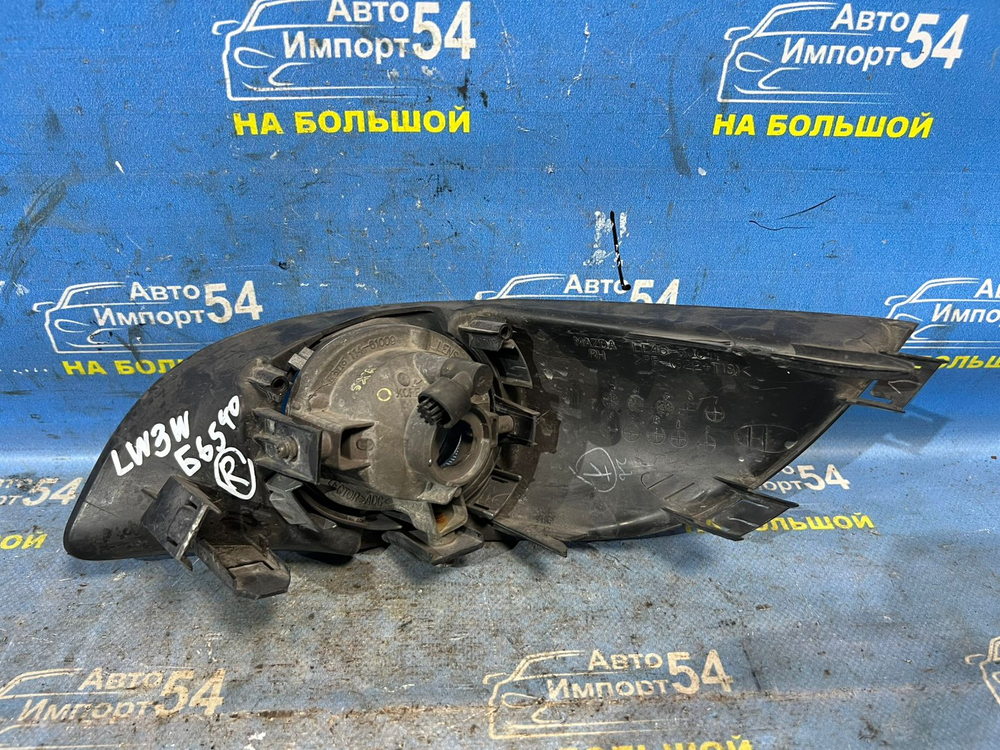 Туманка правая MAZDA MPV 2003-2006